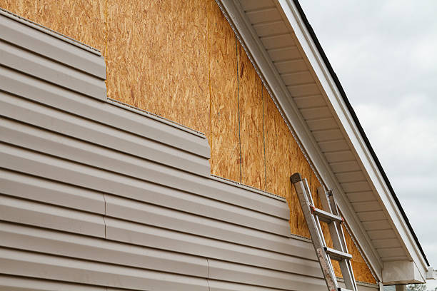 Professional Fiber Cement Siding technician working in Mercer Island, WA